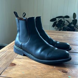 Frye Seth Leather Men’s Chelsea Boot Black Round Toe